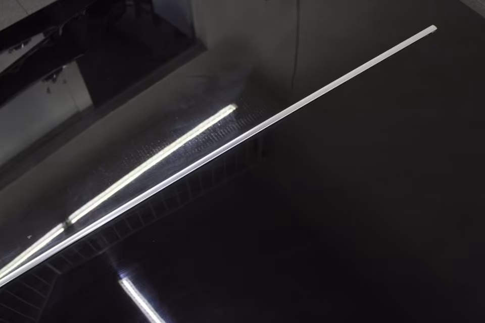 Rolls Royce Phantom RR1 bonnet 7197088 front flap R19 black - Image 4