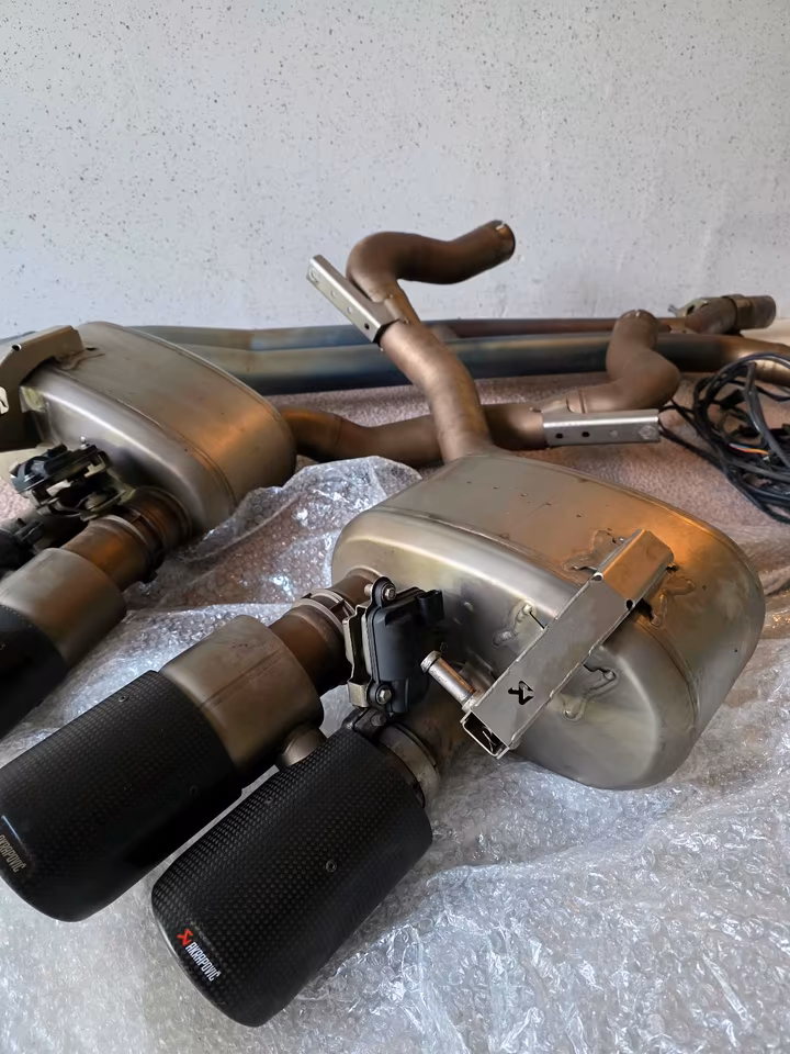 Akrapovic SAGA Titanium Carbon Porsche Panamera Turbo GTS Hybr. ECE - Image 10