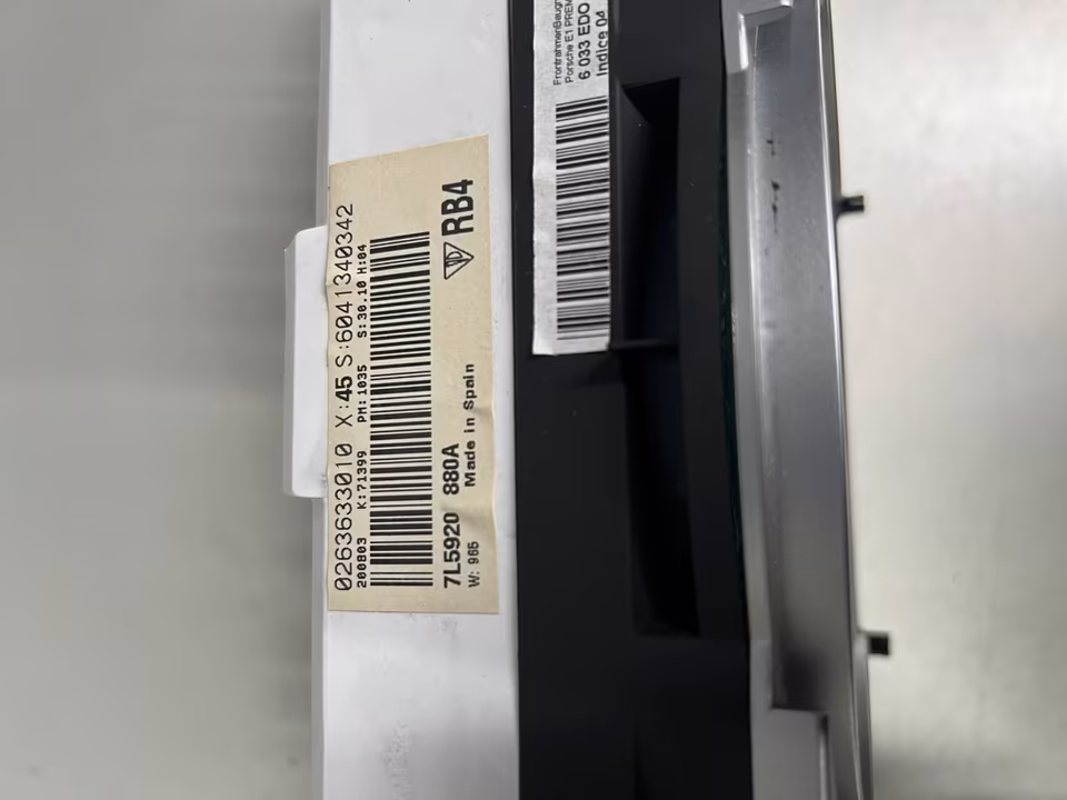 Porsche Cayenne Turbo Speedometer Instrument Cluster 7L5920880A - Image 4