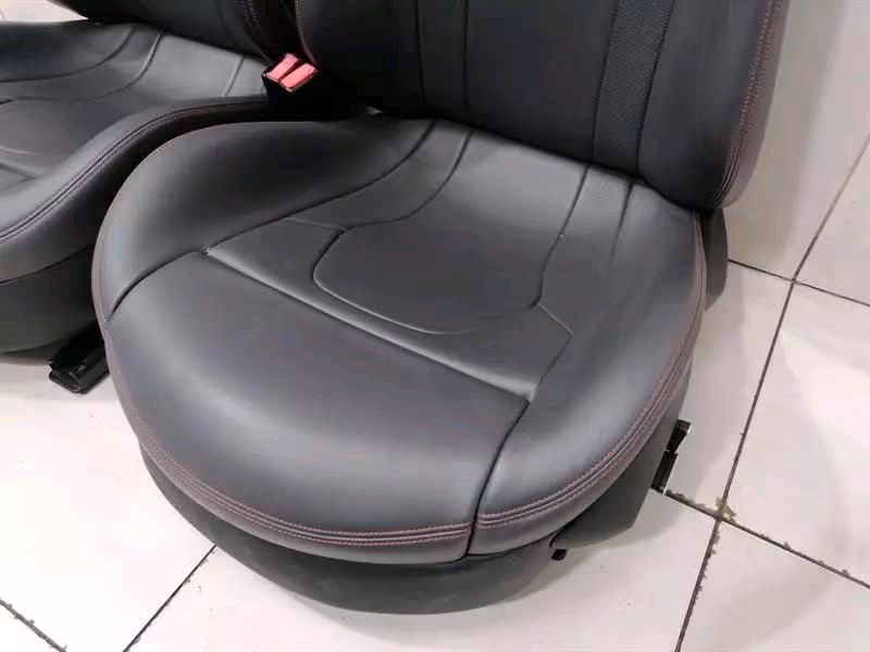 FERRARI PORTOFINO F164 Charcoal Leather Seats - Image 5