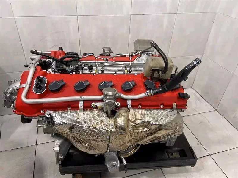 FERRARI PUROSANGUE V12 engine 725 hp - Image 10