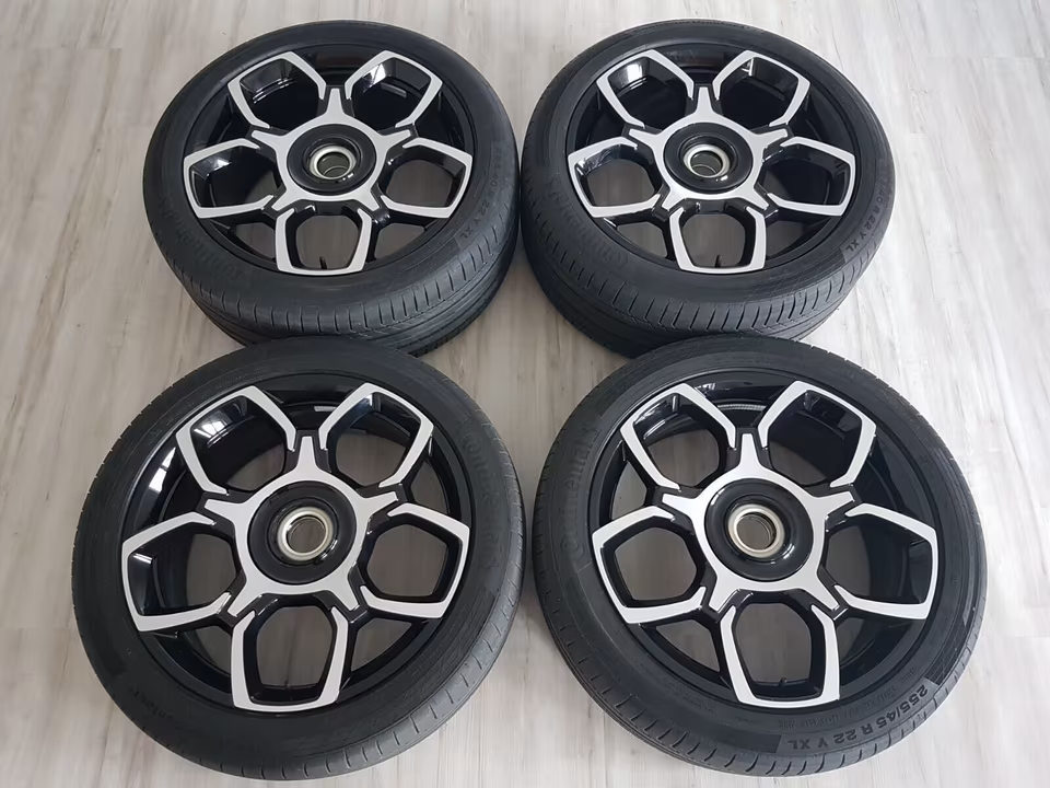 Rolls Royce Cullinan BLACK BADGE 22 Inch Alloy Wheels - Image 11