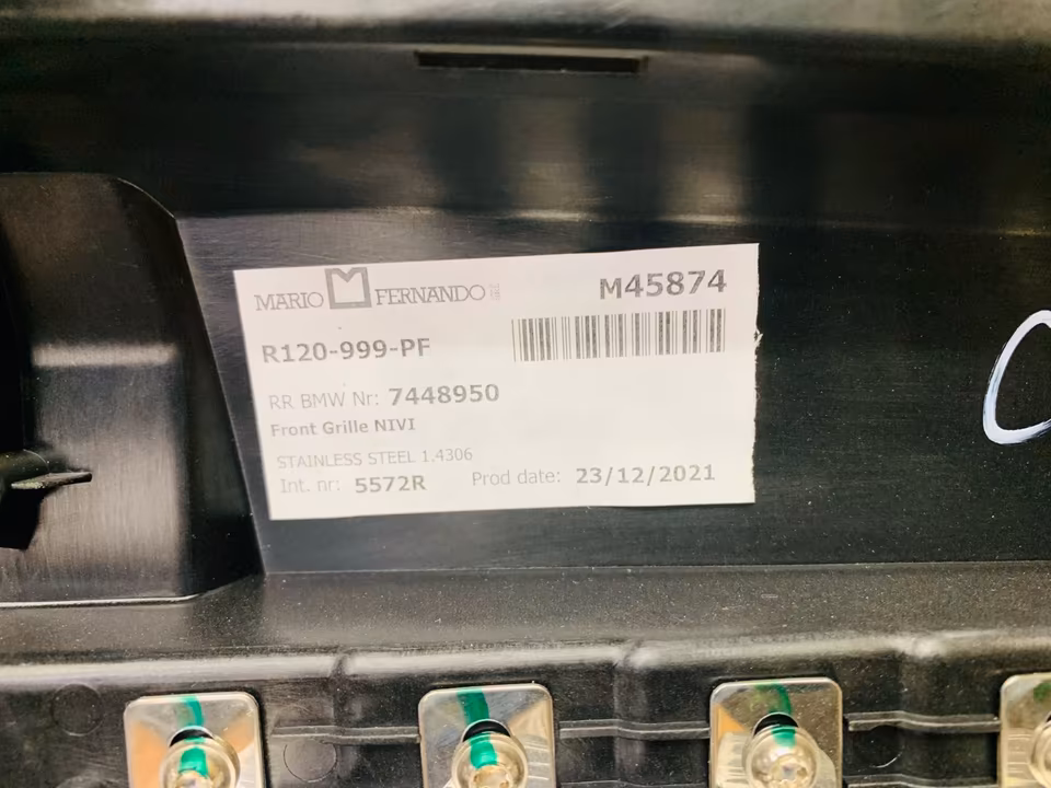 Rolls Royce Cullinan Grille Grille Radiator 7448950 - Image 2