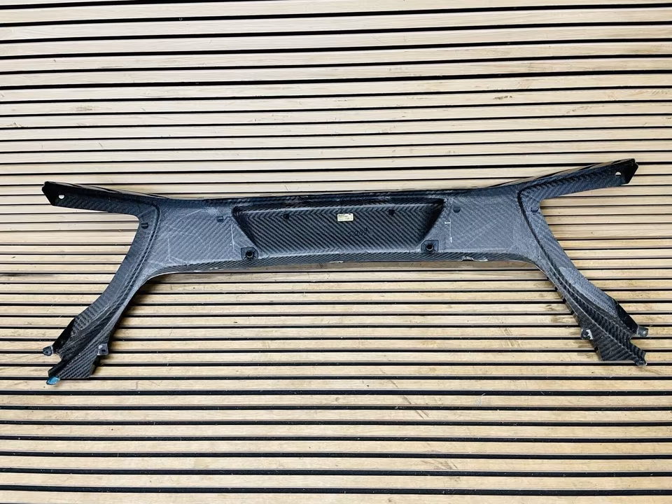 McLaren 650s rear bumper carbon 11A7741CP.02 - Image 3