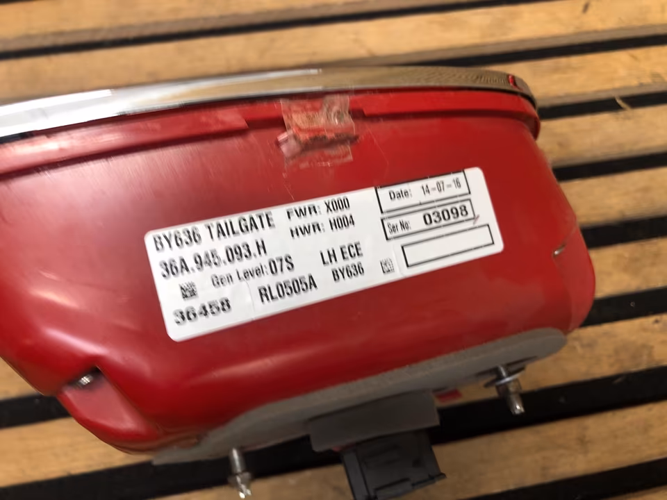 Bentley Bentayga Tail Light Tail Light - Image 2