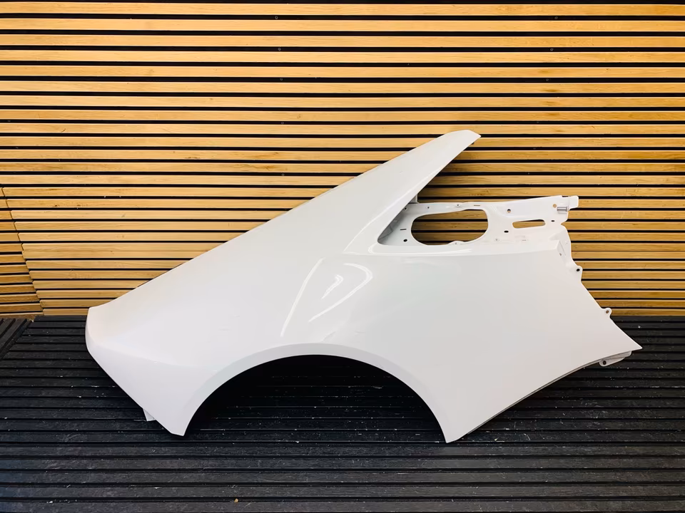 Lamborghini Huracán Coupe Sidewall Right Bianco Icarus - Image 12
