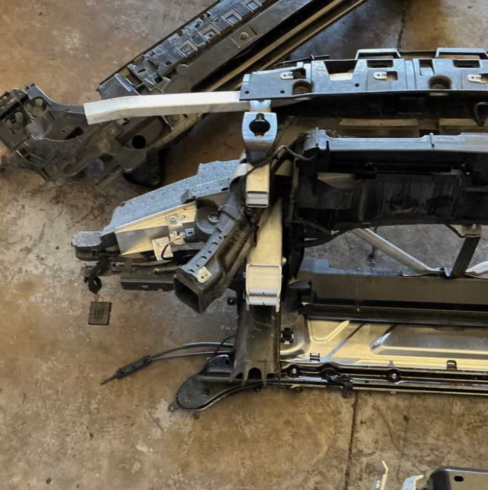 BMW G20 330e LCI Front Package Bonnet Bumper Headlights - Image 16