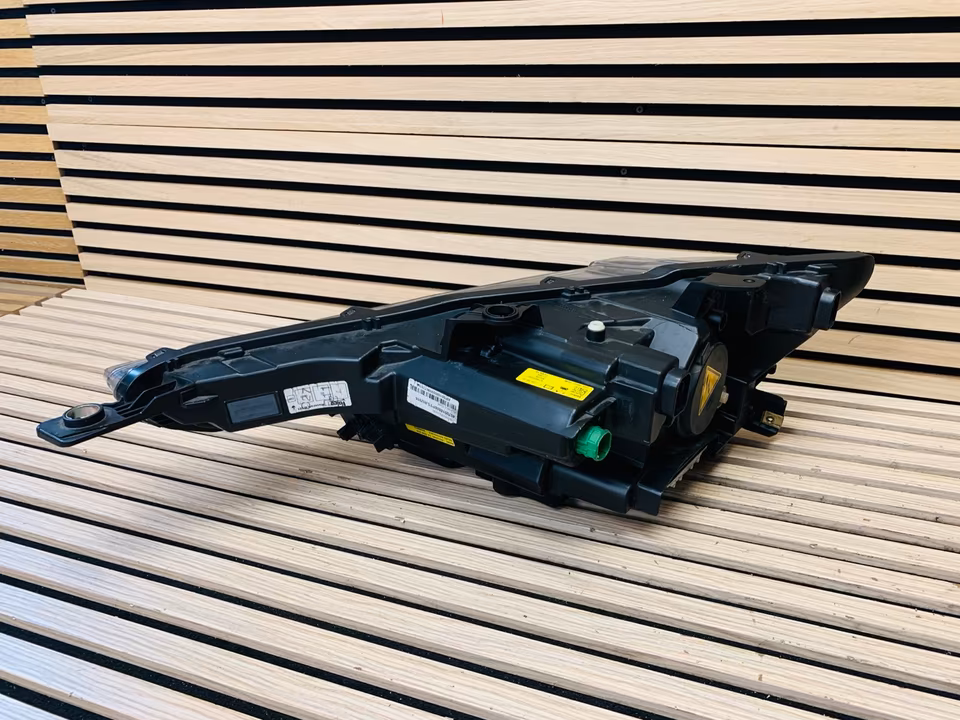 Maserati Levante Headlight Left Right 670032327 670034641 - Image 4