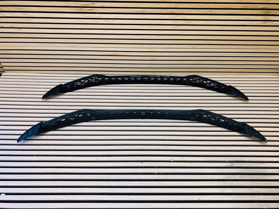 Lamborghini HURACAN LP610 Grille Rear Bumper 4T0807684 - Image 2
