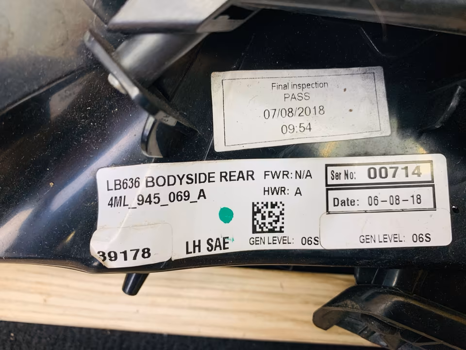 Lamborghini Urus Tail Light Tail Light USA 4ML945069A 4ML945071A - Image 8