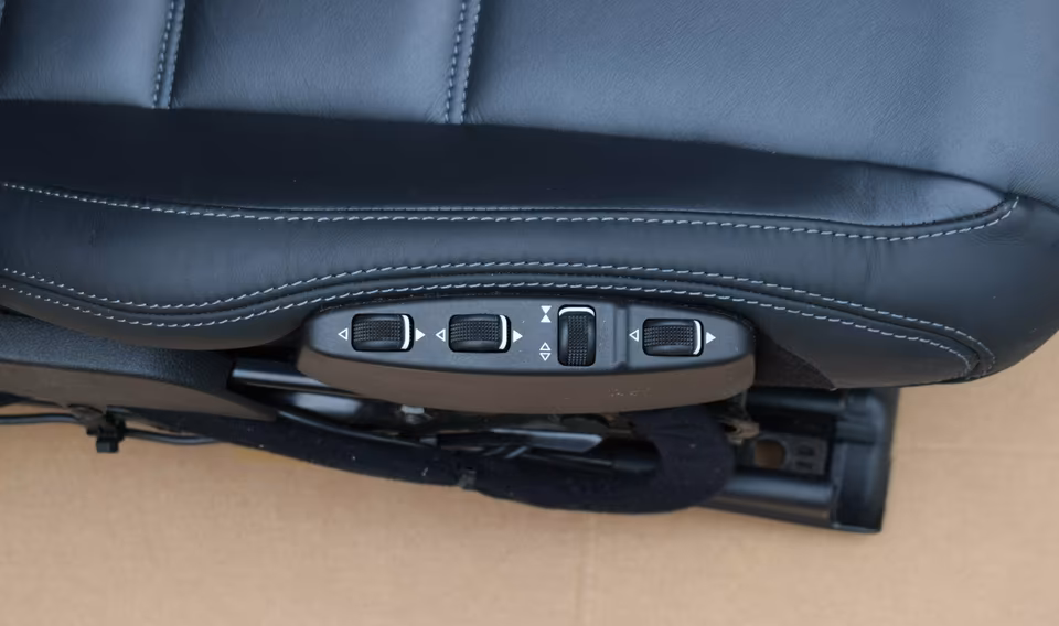 Original Mercedes E Coupe w207 Seats Interior Designo - Image 6