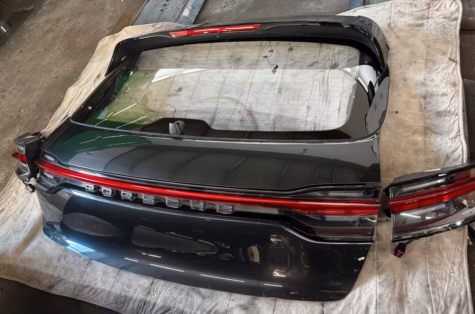 Porsche Macan Facelift Rear 2020 Sport Design Volcano Grey