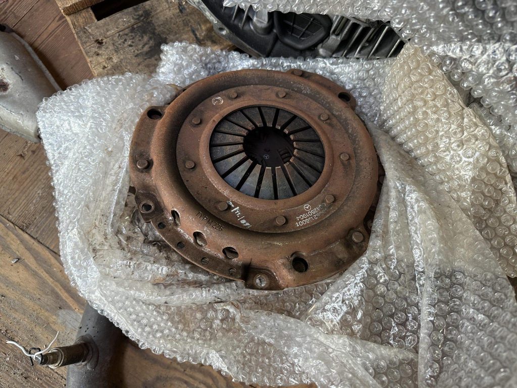 Mercedes-Benz 190E 2.3-16 Engine - Image 10