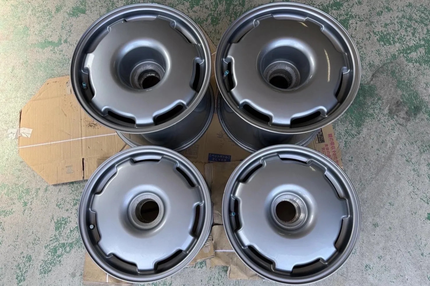 17×9″ and 18×14″ Center-Lock Speedline Wheels for Jaguar XJ220