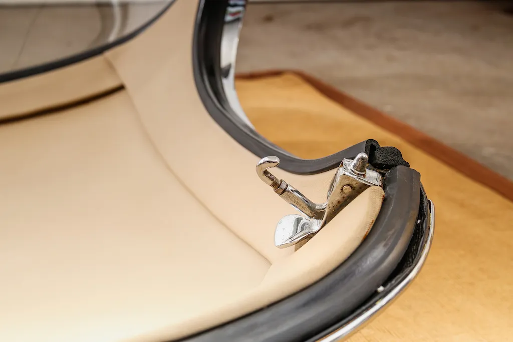 Jaguar XKE Series I Removable Hardtop - Image 5