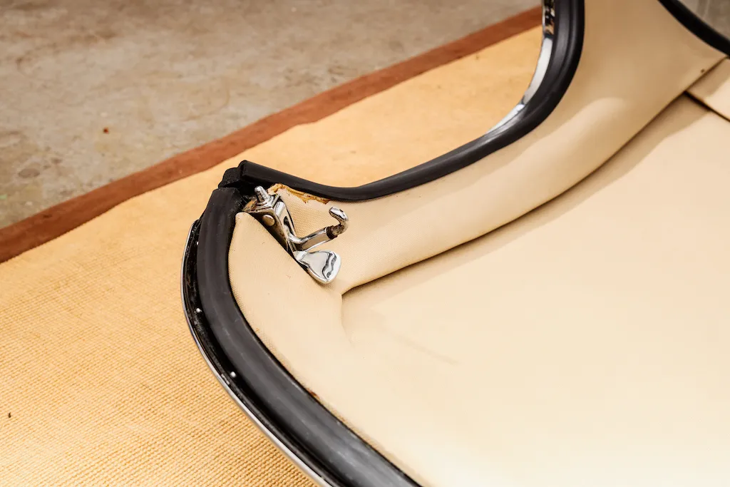 Jaguar XKE Series I Removable Hardtop - Image 7