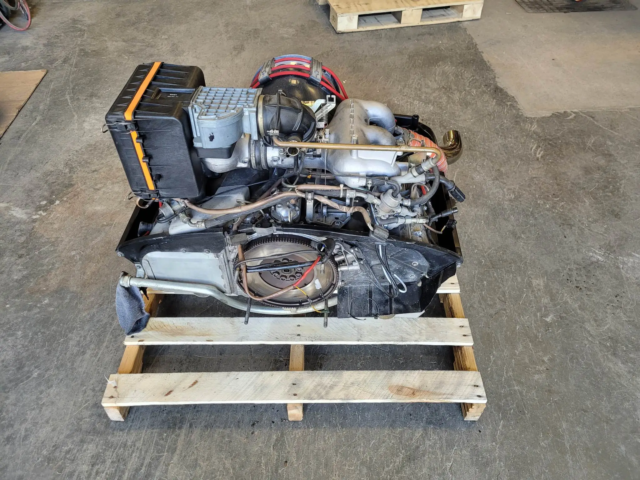 Porsche 911 3.2L Engine - Image 9