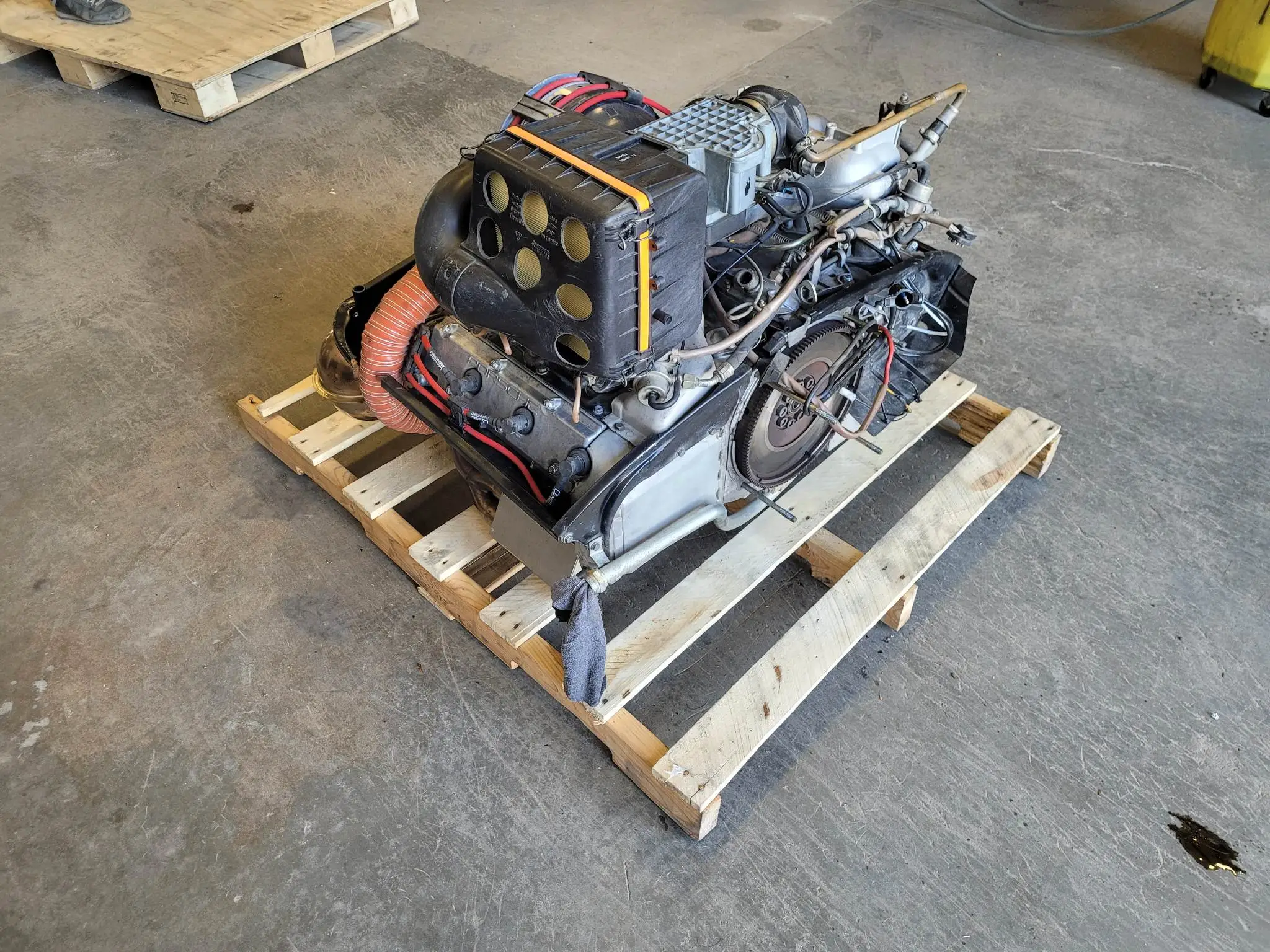Porsche 911 3.2L Engine - Image 7