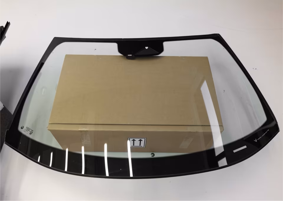 Windshield Chevrolet Corvette C8 Coupe – OEM