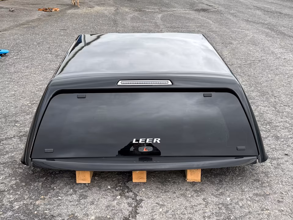 LEER 100XL Hardtop for Dodge RAM Gen 5 Crew Cab (5.7 ft Bed) BLK - Image 9