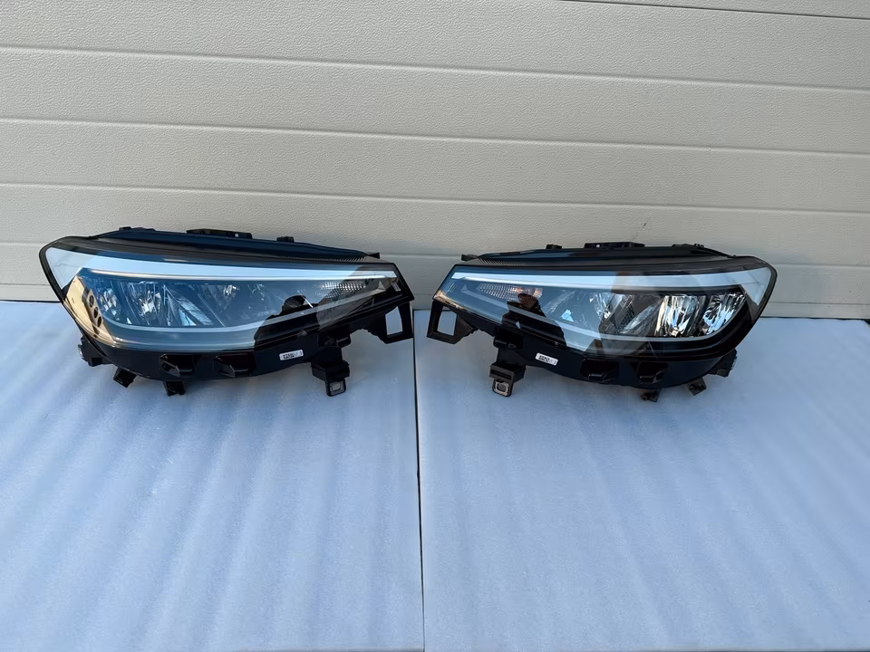 VW ID4 Headlights Left Right 11B941005B 11B941006B - Image 17