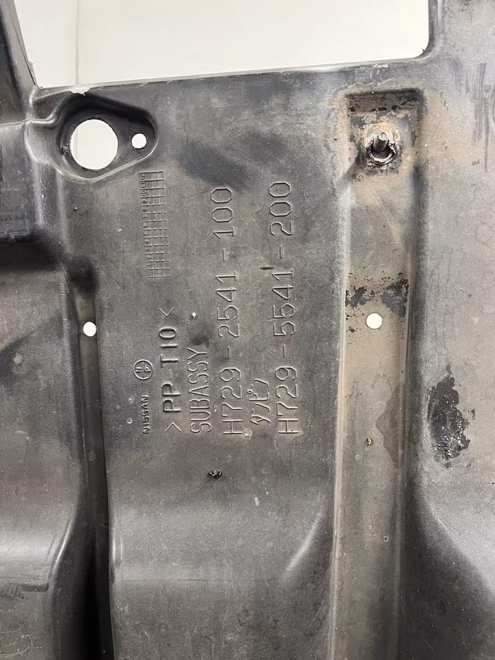 Nissan GT-R Type R35 front bumper - Image 4