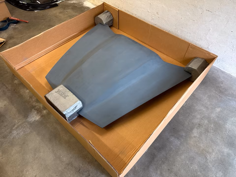 Corvette C6 B92 Carbon Fiber Hood, Original New - Image 12