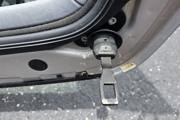 Mercedes-Benz Panoramic Hardtop for R129 SL - Image 17