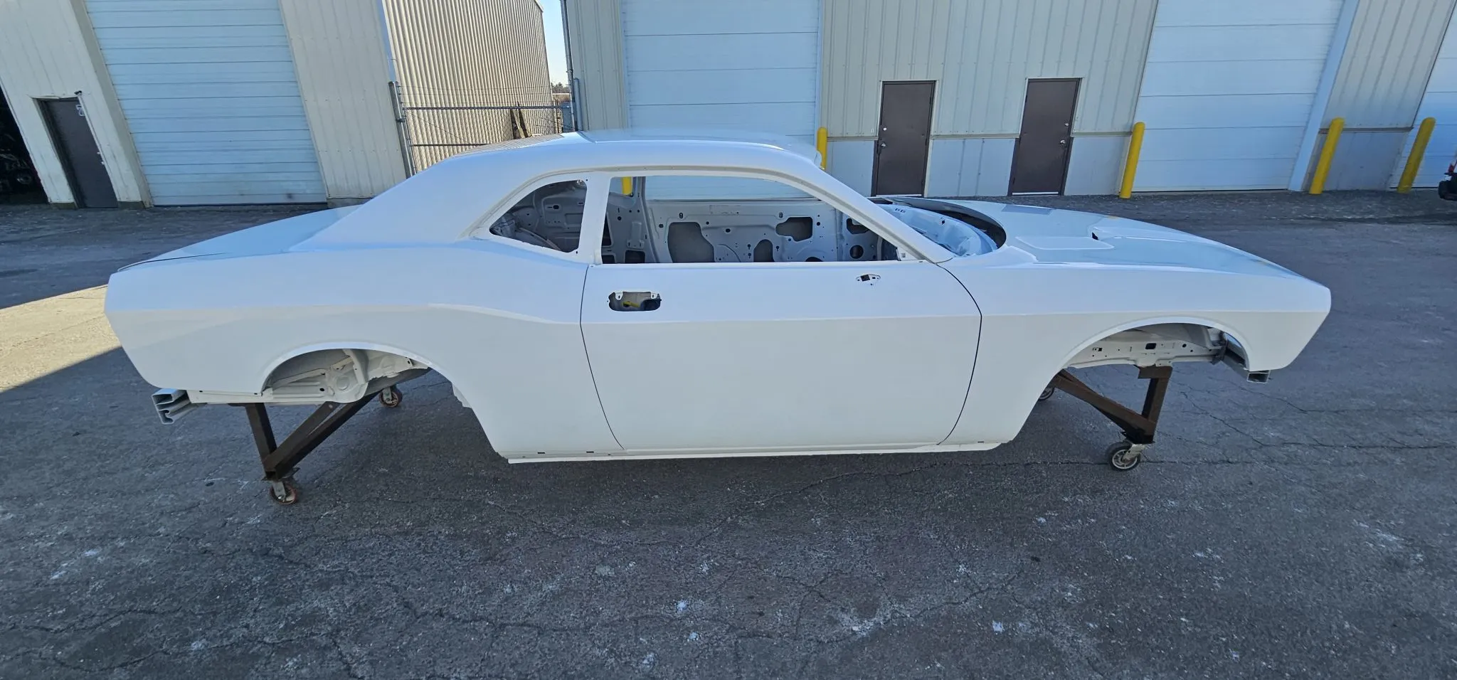2009 Dodge Challenger Body Shell - Image 2