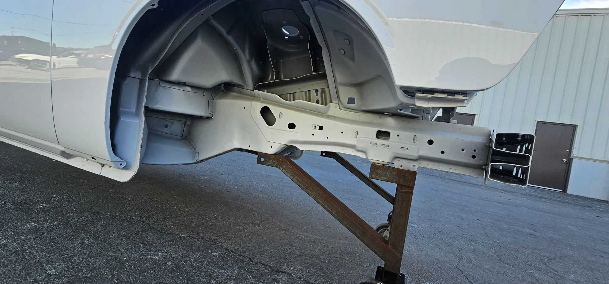 2009 Dodge Challenger Body Shell - Image 23