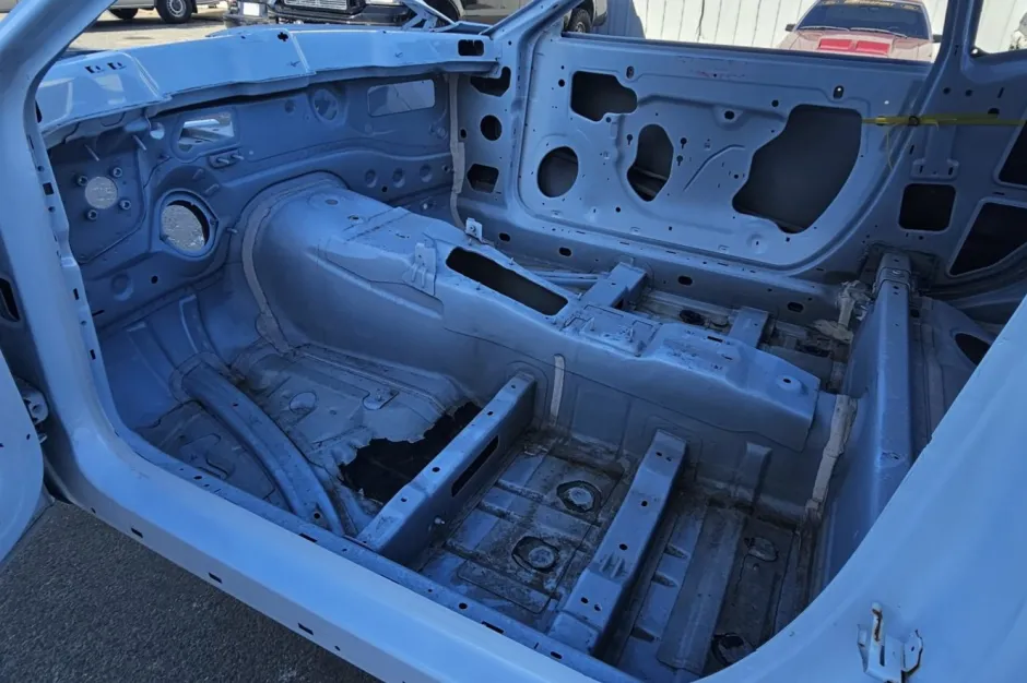 2009 Dodge Challenger Body Shell - Image 14