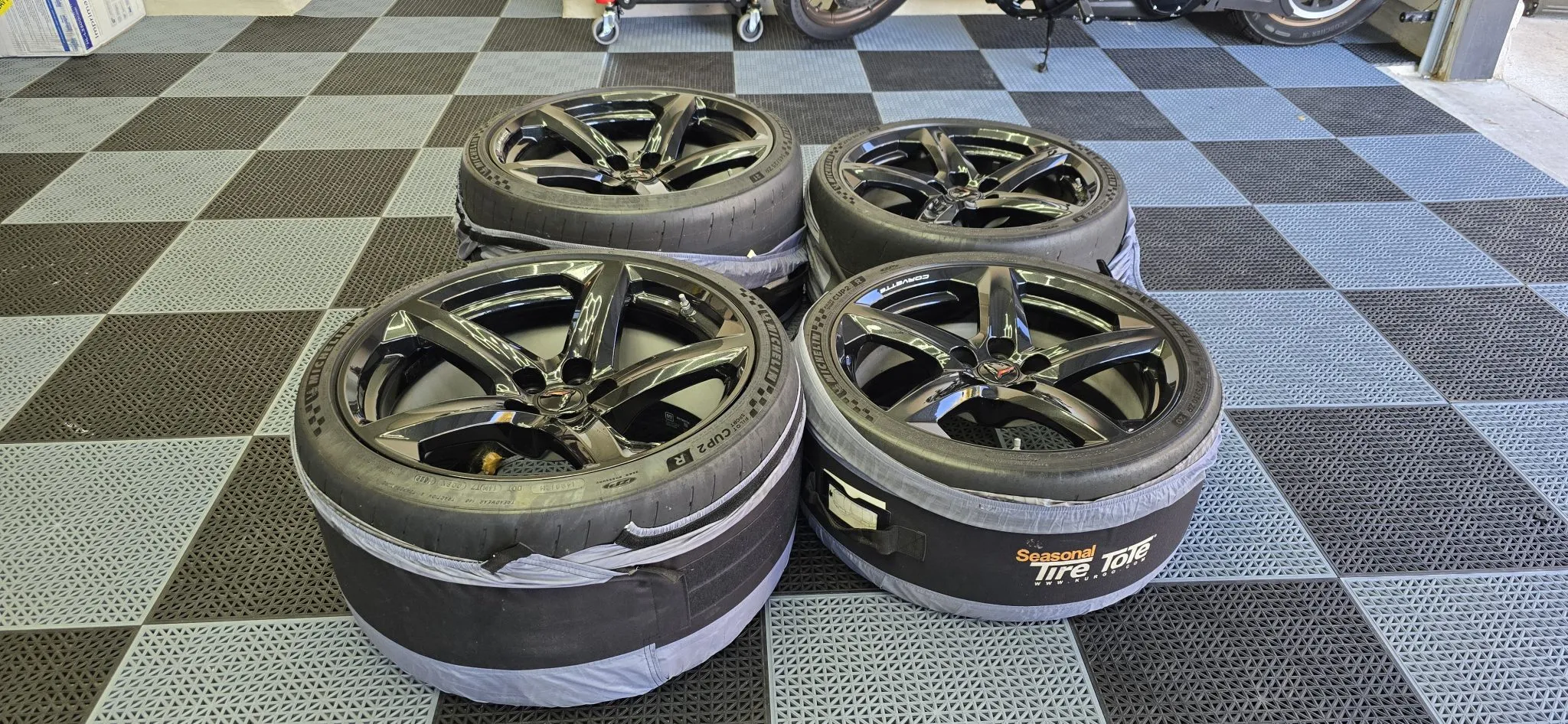 20×10″ and 21×13″ Carbon-Fiber Wheels for C8 Chevrolet Corvette Z06