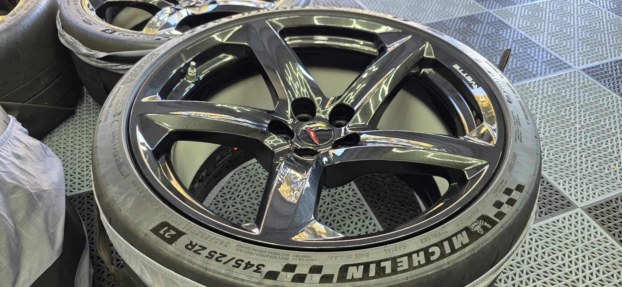 20×10″ and 21×13″ Carbon-Fiber Wheels for C8 Chevrolet Corvette Z06 - Image 8