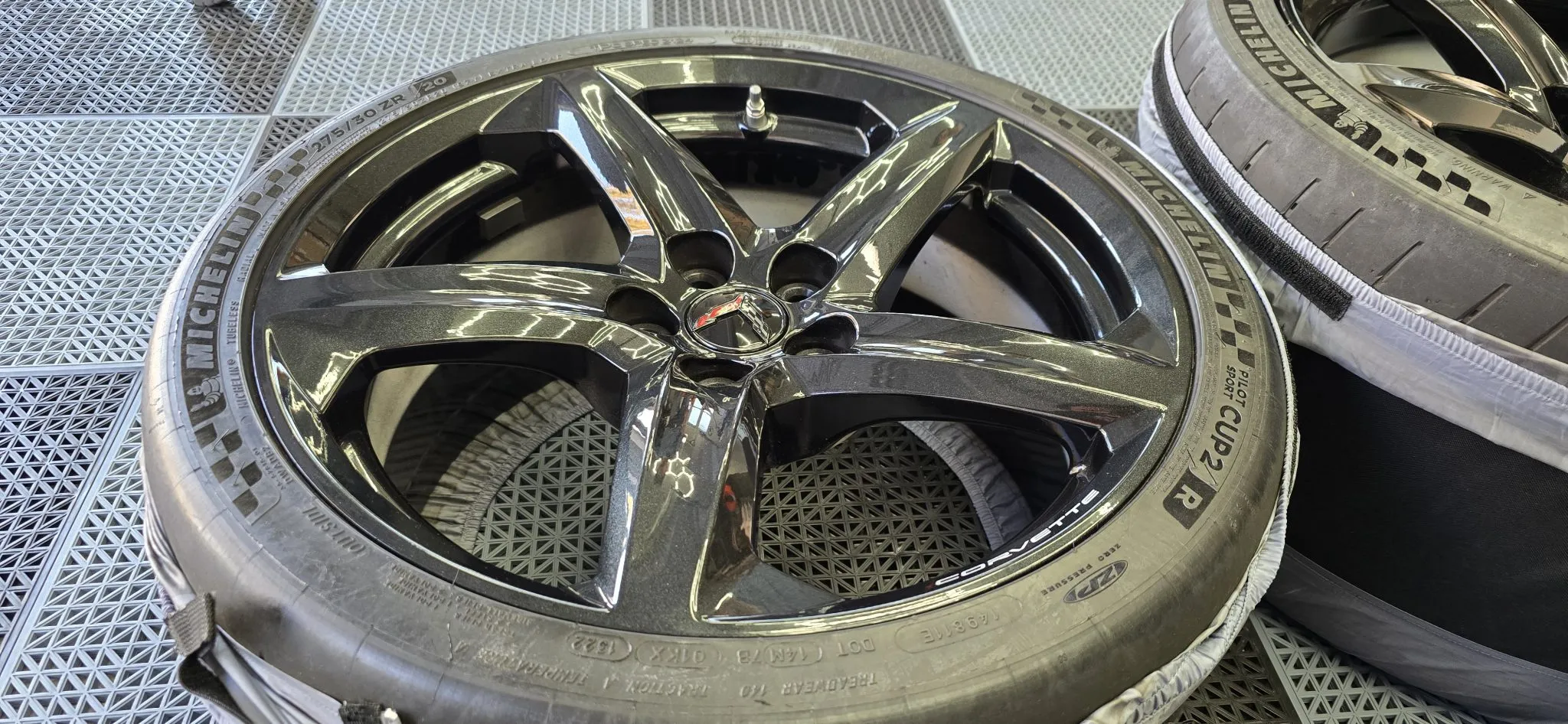 20×10″ and 21×13″ Carbon-Fiber Wheels for C8 Chevrolet Corvette Z06 - Image 6