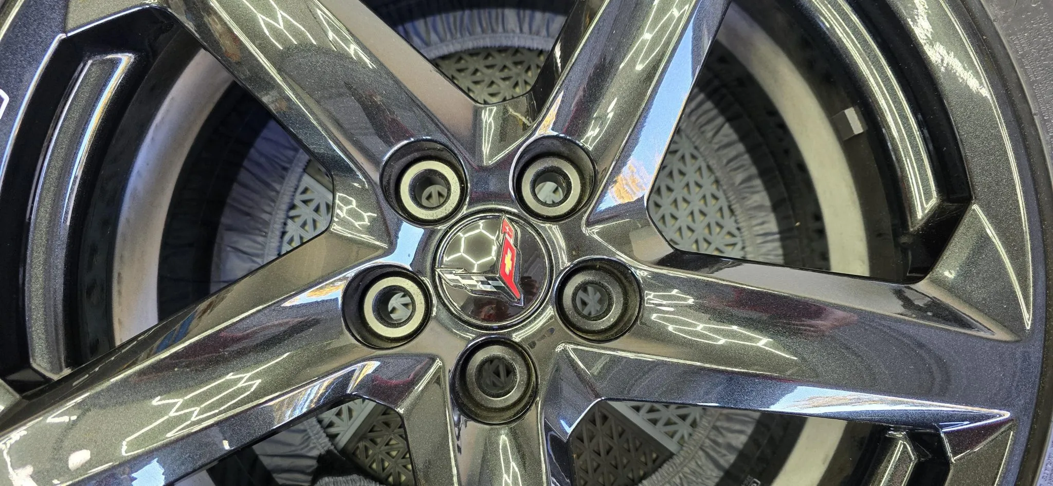 20×10″ and 21×13″ Carbon-Fiber Wheels for C8 Chevrolet Corvette Z06 - Image 5