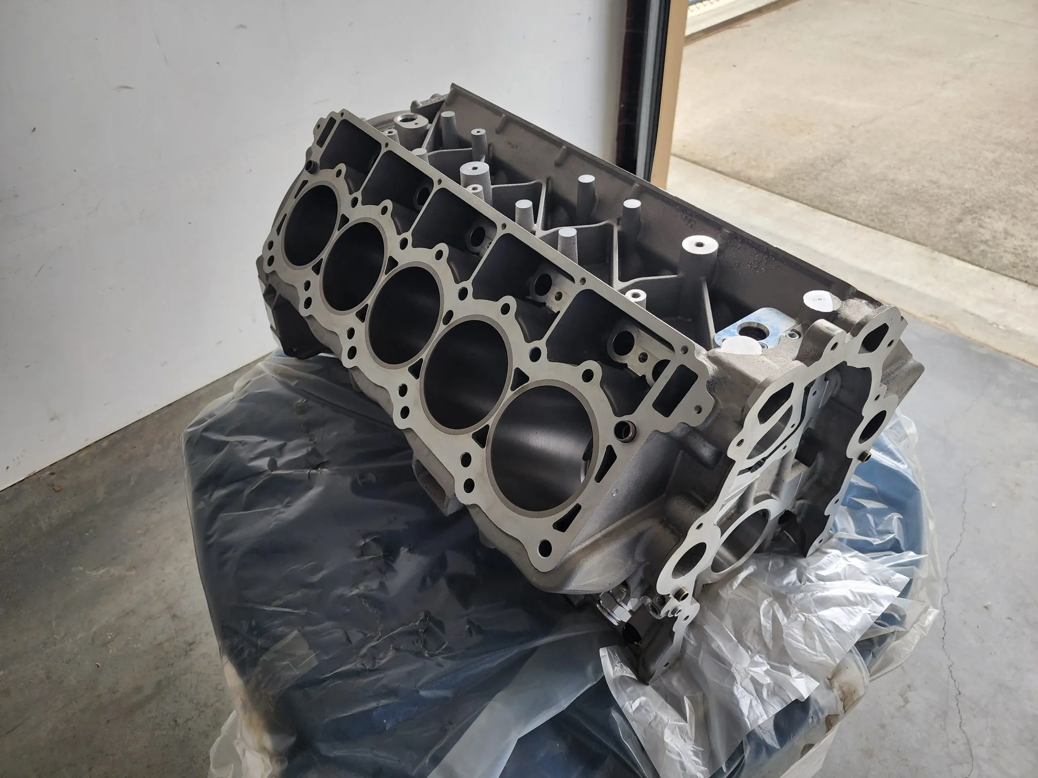 Dodge Viper 8.4L V10 Engine Block - Image 7