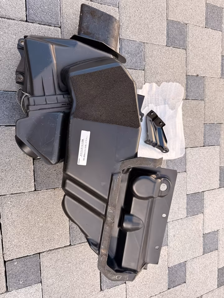 Nissan Skyline 34 GTR air filter box including new K&N filter