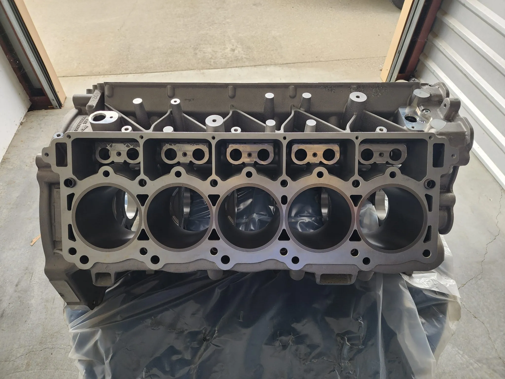 Dodge Viper 8.4L V10 Engine Block - Image 10