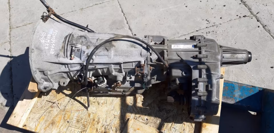 Automatic transmission with torque converter 5.7 HEMI 4x4 DODGE RAM 02-05 60TKM