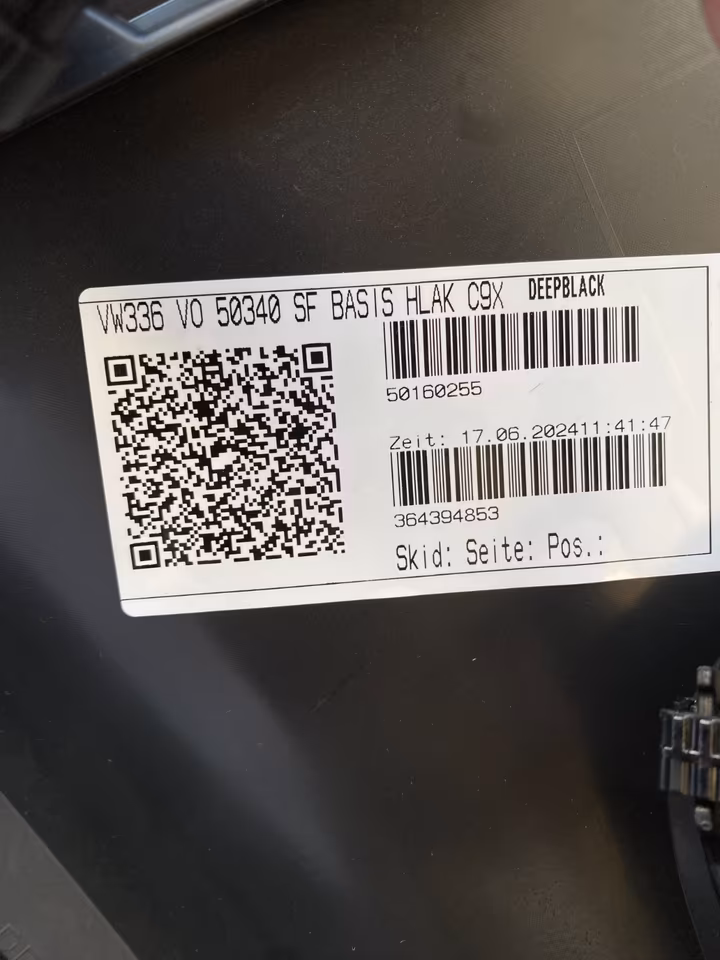 VW Tiguan III 571 Front Bumper LC9X Deep Black - Image 5