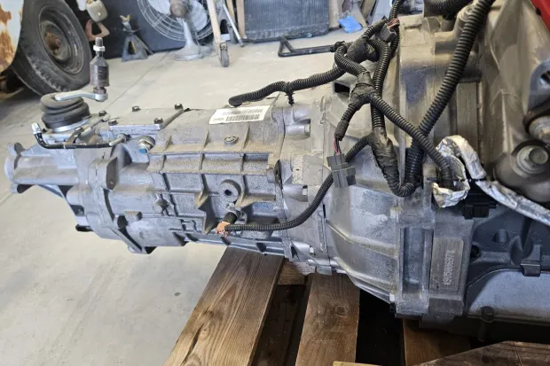 Dodge Viper SRT-10 8.4L V10 Engine & 6-Speed Transmission - Image 14