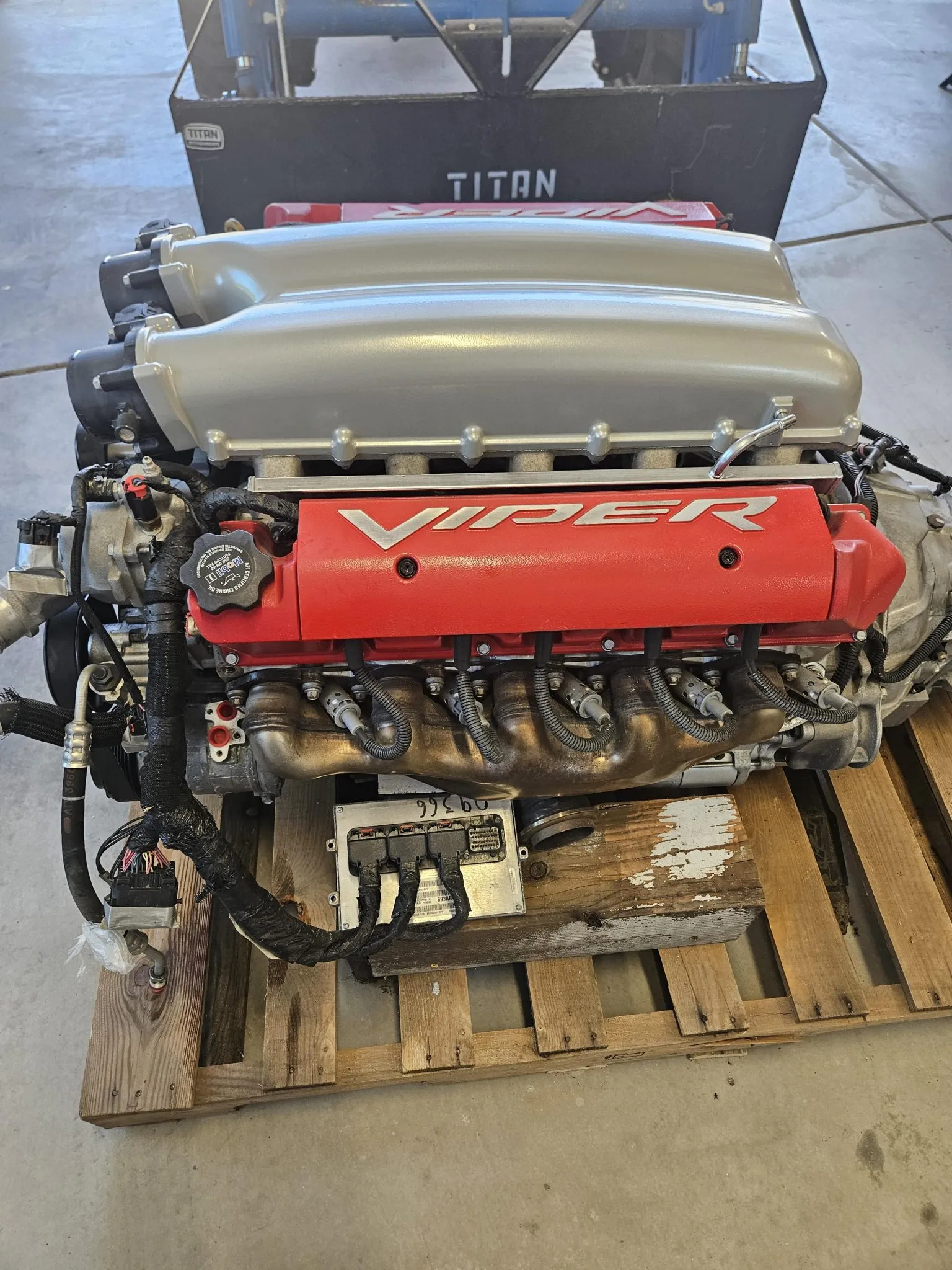 Dodge Viper SRT-10 8.4L V10 Engine & 6-Speed Transmission - Image 24