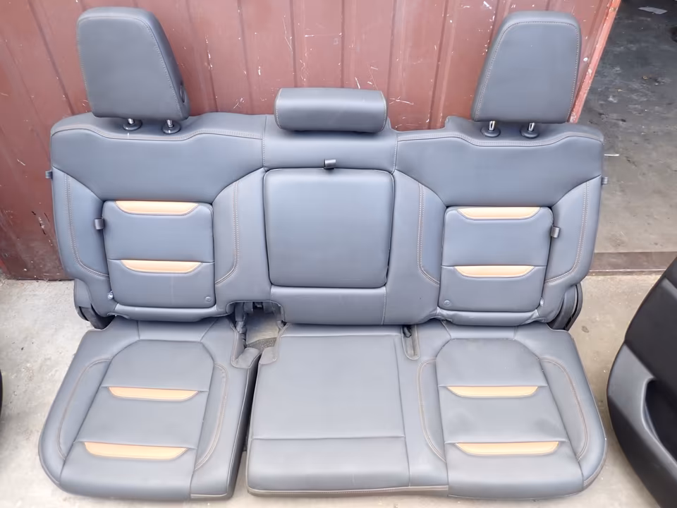 GMC Sierra 2019 Seats Interior Rear Bench Door Panels - Image 6