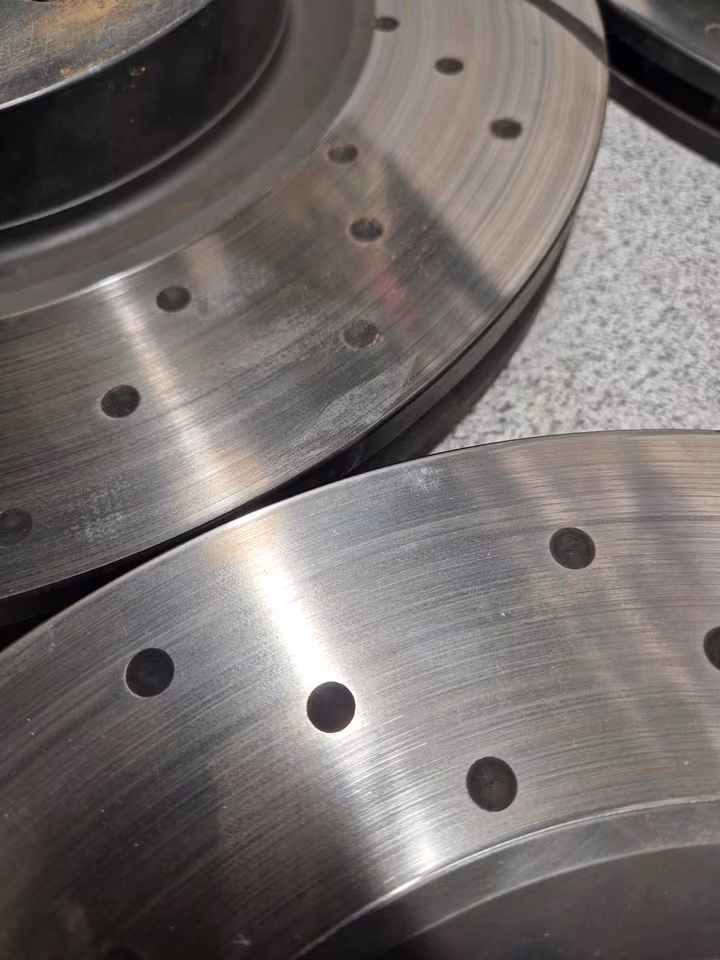 Nissan Skyline R34 GTR BNR34 EBC brake discs and pads - Image 2