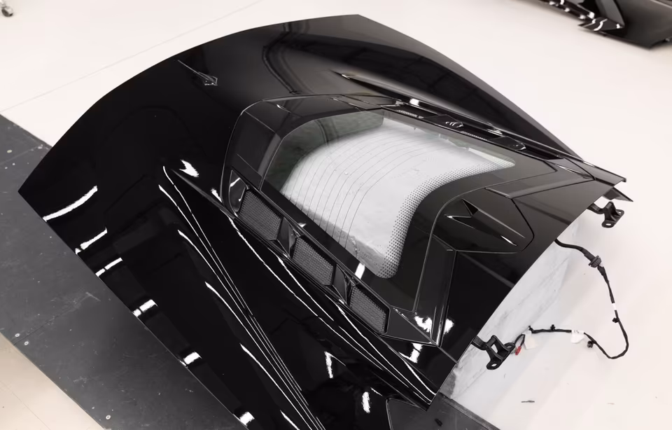 Rear hatch for Chevrolet Corvette C8 Coupé – Black (GBA) – Original - Image 7