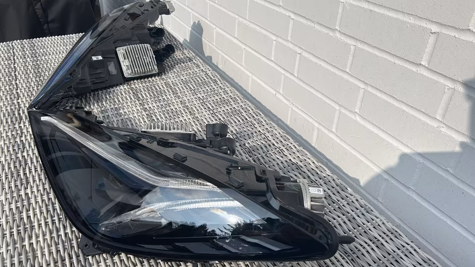 Corvette C8 LED headlights left and right *Like New* - Image 13