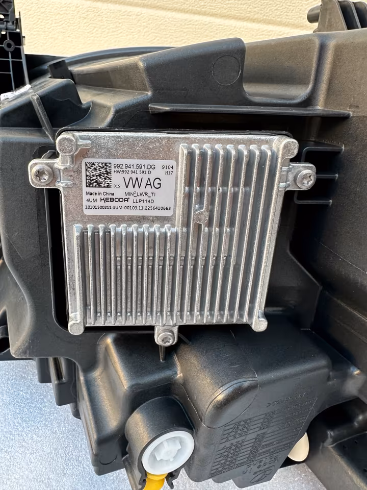 VW ID4 Headlights Left Right 11B941005B 11B941006B - Image 3