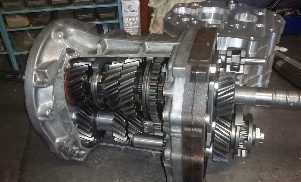 Nissan Skyline R32/33 GTR RB26 Sequential Transmission - Image 4