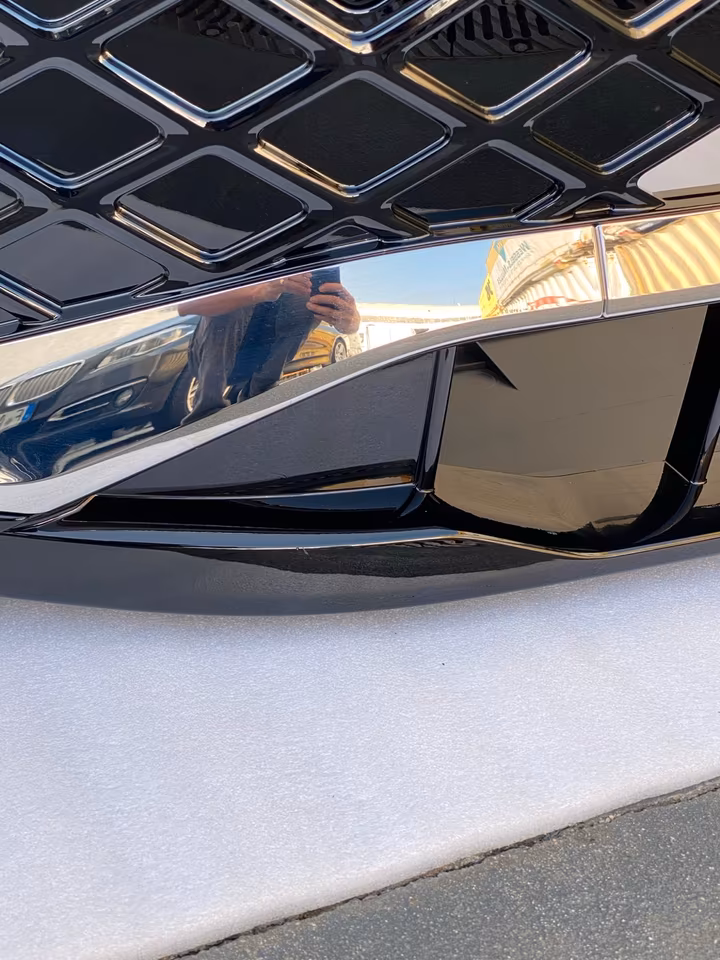 VW Tiguan 571 R-Line Front Bumper 6 PDC with Camera - Image 10