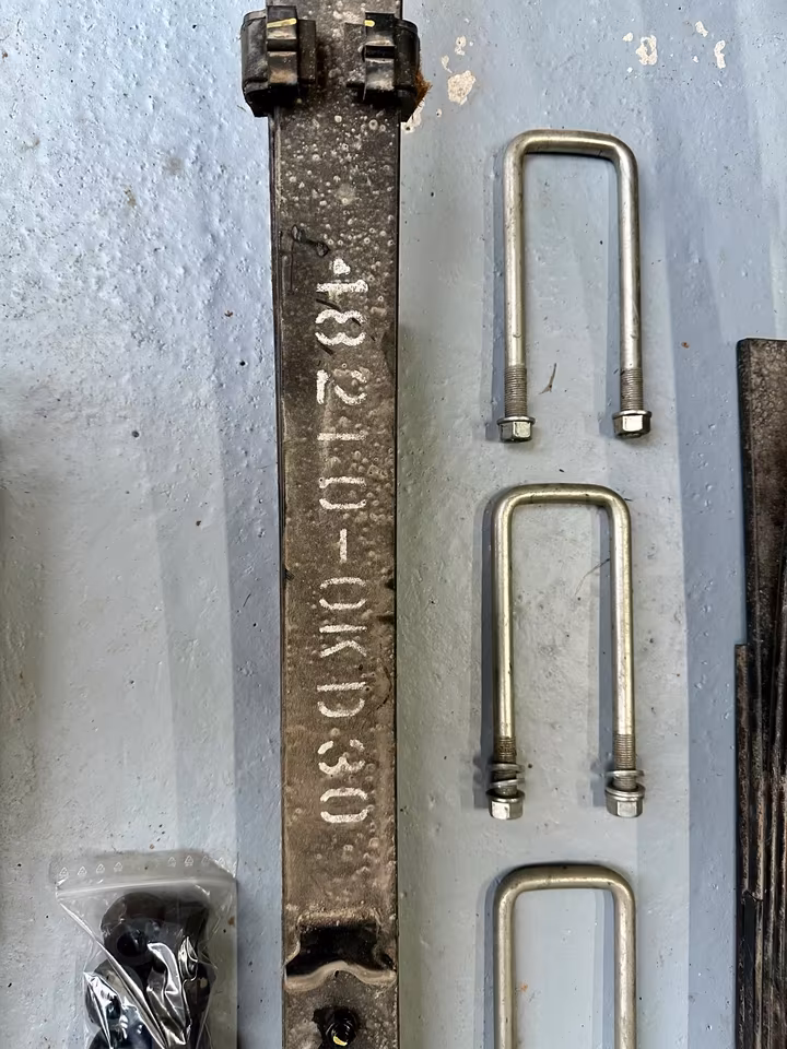 Toyota Hilux double cab, model year 2024, complete chassis - Image 3